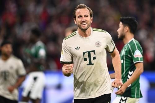 해리 케인이 27일 독일 뮌헨의 알리안츠 아레나에서 열린 베르더 브레멘과 2025~2026 독일 분데스리가 5라운드에서 골을 넣은 뒤 환호하고 있다. AP연합뉴스