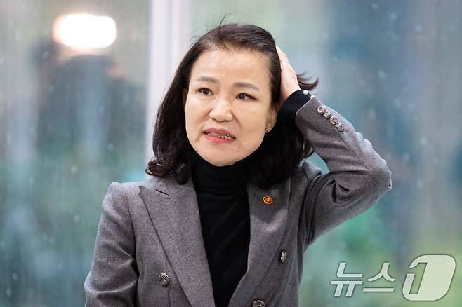 이진숙 방송통신위원장이 28일 서울 여의도 국회 소통관에서 기자회견을 열고 방송미디어통신위원회 설치법 통과에 따른 입장을 밝히고 있다. 2025.9.28/뉴스1 ⓒ News1 유승관 기자