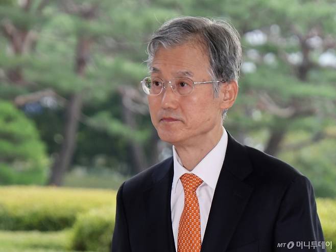 (서울=뉴스1) 황기선 기자 = 조희대 대법원장이 26일 오전 서울 서초구 대법원으로 출근하고 있다. 2025.9.26/뉴스1 Copyright (C) 뉴스1. All rights reserved. 무단 전재 및 재배포, AI학습 이용 금지. /사진=(서울=뉴스1) 황기선 기자