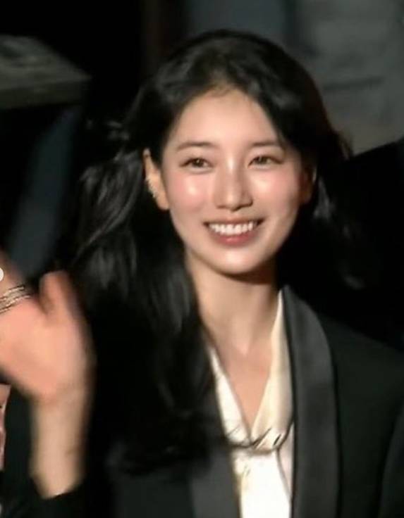 수지 소셜 미디어