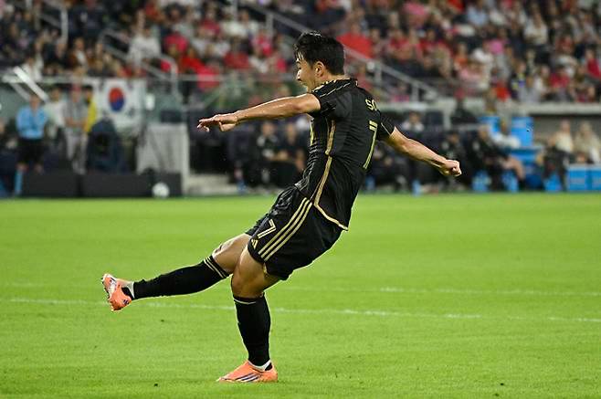 손흥민의 오른뱔 강슛 모습. 연합뉴스