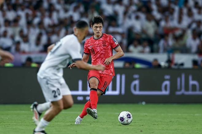 UAE 무대에서 뛰는 수비형 미드필더 박용우가 소속팀 경기 도중 무릎을 크게 다치면서 브라질~파라과이와의 10월 A매치 2경기를 앞둔 축구대표팀 홍명보 감독의 근심도 깊어졌다. 사진제공｜대한축구협회