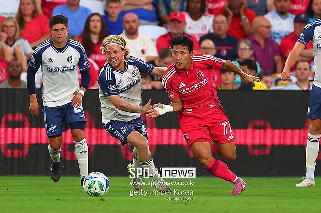 ▲ 손흥민은 월드클래스로서 MLS의 새로운 이정표를 써 내려가고 있고, 정상빈은 새로운 도약을 꿈꾸며 도전이 한창이다. 롤모델 선후배가 미국 무대에서 맞붙는 이번 경기는 한국 축구 팬들에게도 잊지 못할 장면을 남길 전망이다.