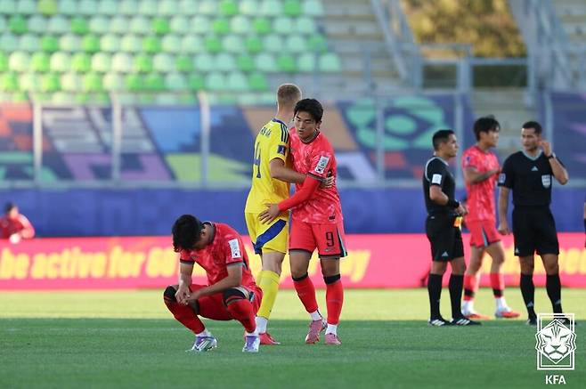 ▲ 28일 칠레 발파라이소 엘리아스 피게로아 브란데르 스타디움에서 한국과 우크라이나의 2025 FIFA U-20 월드컵 조별리그 첫 경기가 열렸다. 한국은 전반에만 2골을 허용하면서 1차전을 아쉽게 패했다. ⓒ 대한축구협회