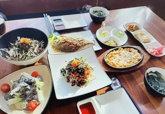 본토횟집 회정식 차림. (사진= 김영복 연구가)