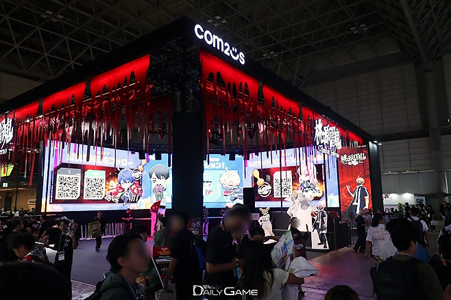 컴투스는 다양한 무대 이벤트로 '도원암귀 크림슨 인페르노'를 알렸다.