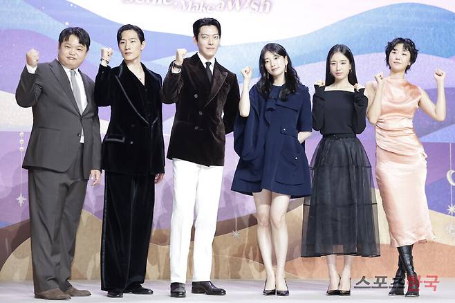 넷플릭스 오리지널 시리즈 '다 이루어질지니' 제작발표회에 참석한 배우 고규필, 노상현, 김우빈, 수지, 안은진, 이주영. 25.9.25 ⓒ이혜영 기자 lhy@hankooki.com