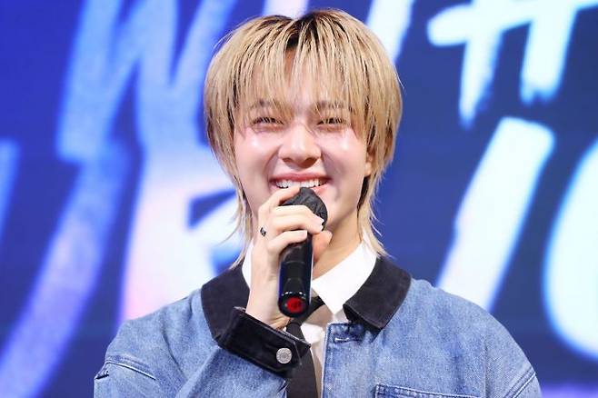 태국 가수 누뉴 차와린이 29일 오후 서울 강남구 라움아트센터에서 열린 싱글 '리브 미 위드 유어 러브' 발매 기념 기자간담회에서 인사말을 하고 있다. 연합뉴스