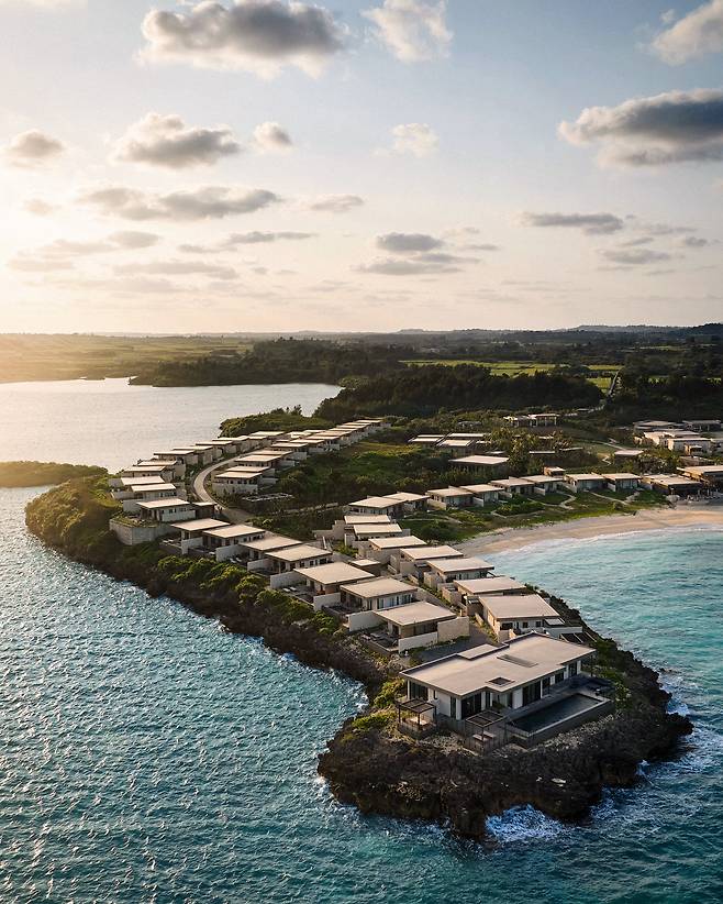 총 55개의 객실 모두가 바다가 보이는 오션 프론트나 오션뷰다. /로즈우드 미야코지마