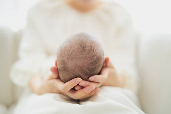 영국의 한 여성이 사회관계망서비스(SNS)를 통해 정자를 기증받아아들을 낳았지만 아이가 발달 지연 증상을 보이자 주의를 당부했다. 사진=게티이미지