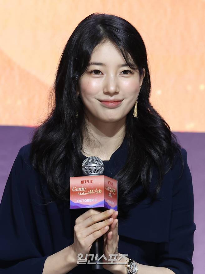 배우 수지가 29일 오후 서울 강남구 조선 팰리스 서울 강남 3층 그레이트홀에서 열린 넷플릭스 시리즈 '다 이루어질지니'제작발표회에 참석해 인사말을 하고 있다. '다 이루어질지니'는 천여 년 만에 깨어난 경력 단절 램프의 정령 지니(김우빈 분)가 감정 결여 인간 가영(수지 분)을 만나 세 가지 소원을 두고 벌이는 스트레스 제로, 판타지 로맨틱 코미디. 오는 10월 3일 공개. 서병수 기자 qudtn@edaily.co.kr /2025.09.29/