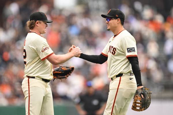 윌머 플로레스는 기립박수 속에 경기장을 떠났다. 사진= Eakin Howard-Imagn Images= 연합뉴스 제공