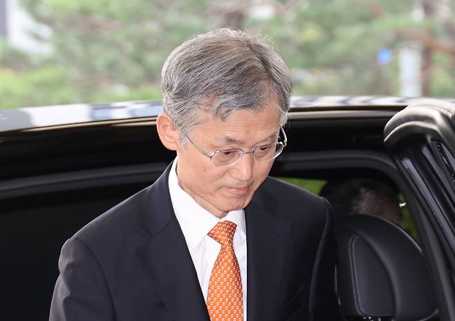 조희대 대법원장이 26일 서울 서초구 대법원으로 출근하고 있다. 연합뉴스