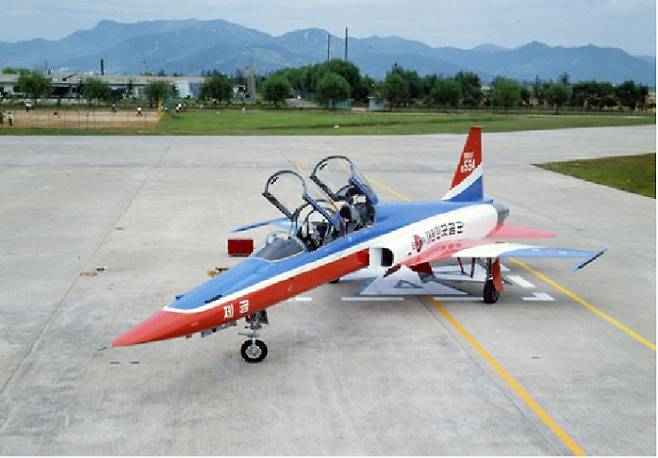 대한항공이 만든 우리나라 첫 국산 전투기 '제공호'. 대한항공 제공