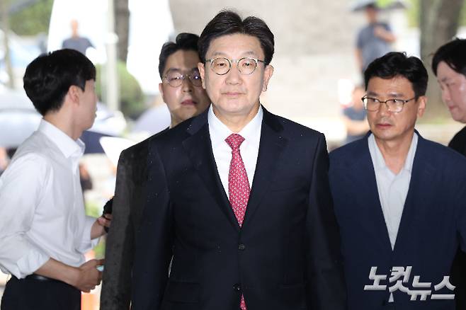 통일교로부터 불법 정치자금을 수수한 혐의를 받는 권성동 국민의힘 의원이 16일 오후 서울 서초구 서울중앙지방법원에서 열린 구속 전 피의자 심문(영장실질심사)에 출석하고 있다. 류영주 기자