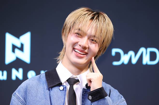 태국 가수 누뉴 차와린이 29일 오후 서울 강남구 라움아트센터에서 열린 싱글 ‘리브 미 위드 유어 러브(LEAVE ME WITH YOUR LOVE)’ 발매 기념 기자간담회에서 포즈를 취하고 있다. 연합뉴스