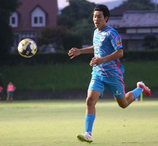 ▲ 가수 김정민의 차남 다니 다이치(한국명 김도윤)가 다시 한번 골 감각을 증명했다. 일본 청소년 대표팀 무대에서 존재감을 드러낸 데 이어 소속팀 사간도스 U-18에서도 득점포를 가동하며 차세대 공격수로 성장하고 있다. ⓒ 사간도스