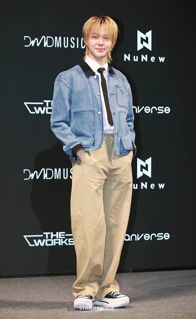 싱글 '리브 미 위드 유어 러브'(LEAVE ME WITH YOUR LOVE)를 발매하며 한국데뷔를 앞둔 태국의 '국민 아들' 가수 겸 배우 누뉴 차와린(Nunew Chawarin)이 29일 오후 서울 강남구 역삼동 라움아트센터에서 진행된 기자간담회에서 포즈를 취하고 있다. 누뉴는 오는 10월 1일 쇼케이스를 열고 데뷔한다. /사진=이동훈 photoguy@