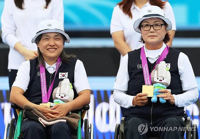 김옥금·이은희, 광주 세계장애인양궁선수권 W1 여자 더블 금메달