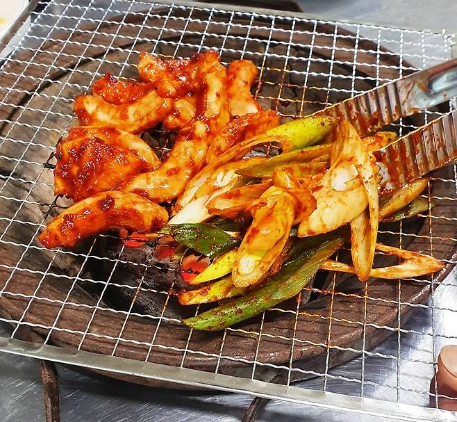 개복치 대창구이. 판매하는 식당이 많지 않다.