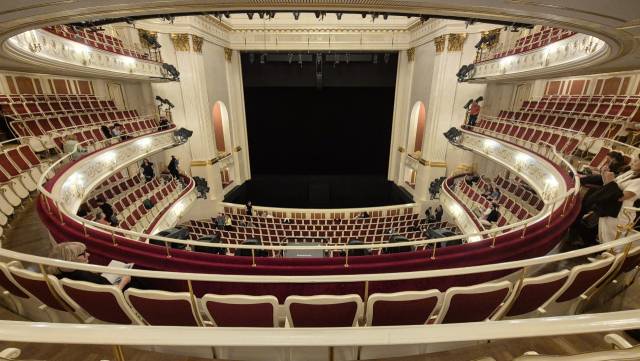 국립오페라극장의 화려한 객석 모습. 박석호 기자