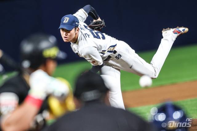 30일 창원NC파크에서 열린 kt 위즈와의 홈경기에서 5회초 구원 등판한 NC 다이노스 구창모가 역투하고 있다./NC 다이노스/