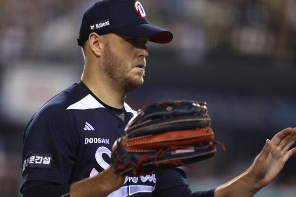 두산 콜어빈이 30일 잠실 LG전에서 5.1이닝 무실점을 기록했다. (사진=두산)