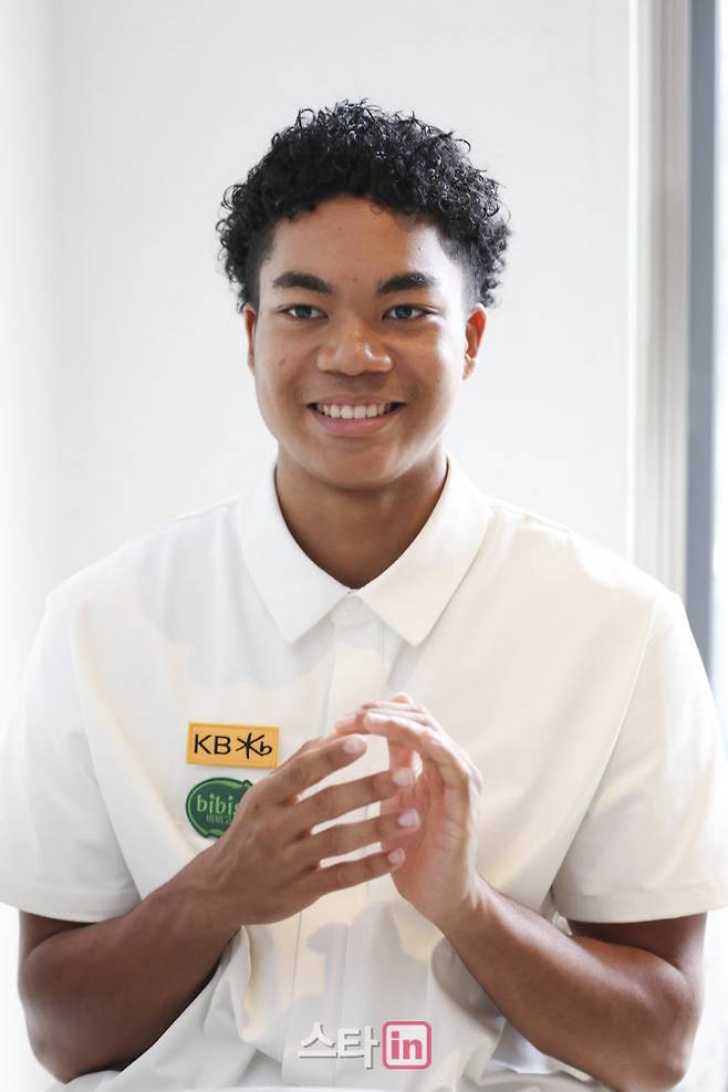 나마디 조엘 진이 최근 경기 부천시의 한 카페에서 이데일리와 인터뷰를 갖고 “가능성을 증명하는 세계적인 선수가 되고 싶다”고 각오를 다졌다.(사진=이데일리 스타in 이영훈 기자)