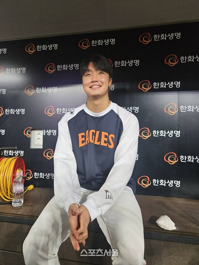 한화 정우주가 29일 대전 한화생명 볼파크에서 열린 2025 KBO리그 정규시즌 LG전 승리 후 취재진 인터뷰에 응하고 있다. 대전 | 강윤식 기자 skywalker@sportsseoul.com