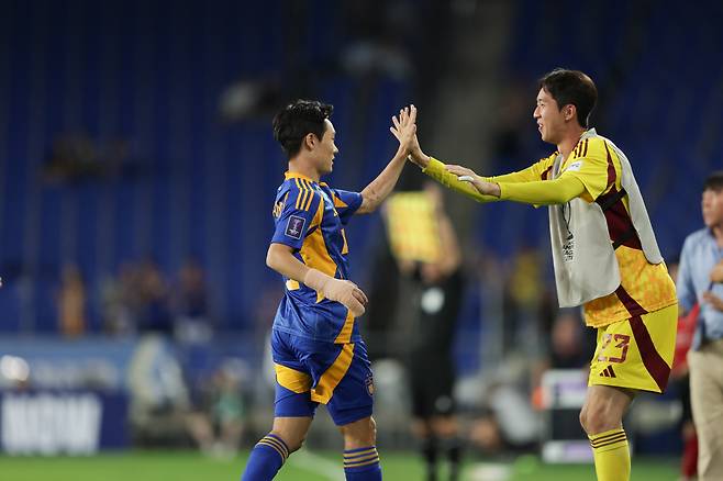 울산문수축구경기장/ 2025-2026 AFC 챔피언스리그 엘리트/ ACLE/ 리그스테이지 1차전/ 울산HDFC vs 청두룽청/ 울산 엄원상 득점/ 골 세레머니/ 사진 김정수