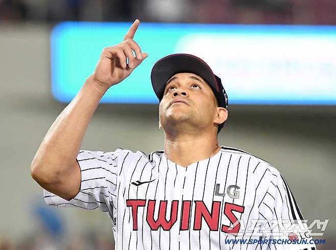 11일 서울 잠실구장에서 열린 KT-LG전. LG 선발 치리노스가 이닝을 마친 후 세리머니를 하고 있다. 잠실=정재근 기자 cjg@sportschosun.com/2025.9.11/