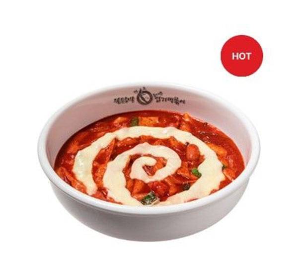 떡볶이 프랜차이즈들의 위생 관리 실태가 부실한 것으로 드러났다./사진=동대문엽기떡볶이 홈페이지 캡처