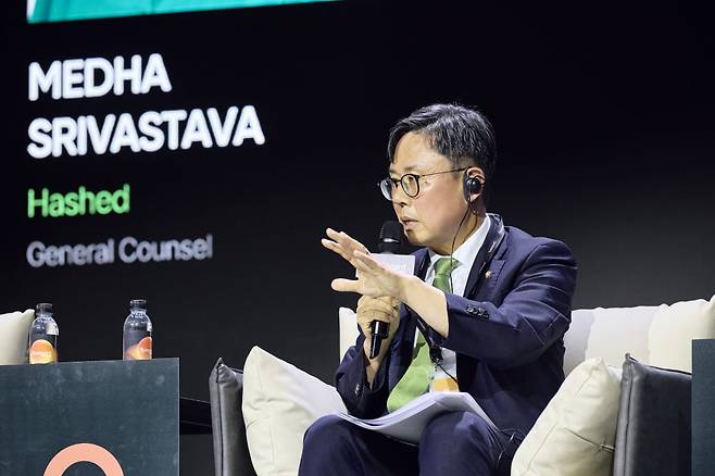 이달 22일 서울 용산구 그랜드하얏트 서울에서 개최된 '이스트포인트 서울 2025'에서 안도걸 더불어민주당 의원이 '규제와 성장의 균형: 디지털자산을 위한 합리적 규제 설계'을 주제로 하는 패널토론에서 발언하고 있다. 사진 제공=해시드