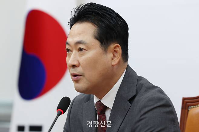 장동혁 국민의힘 대표가 30일 국회에서 국가정보자원관리원 화재로 인한 소상공인 피해 대책 마련을 촉구하고 있다. 한수빈 기자