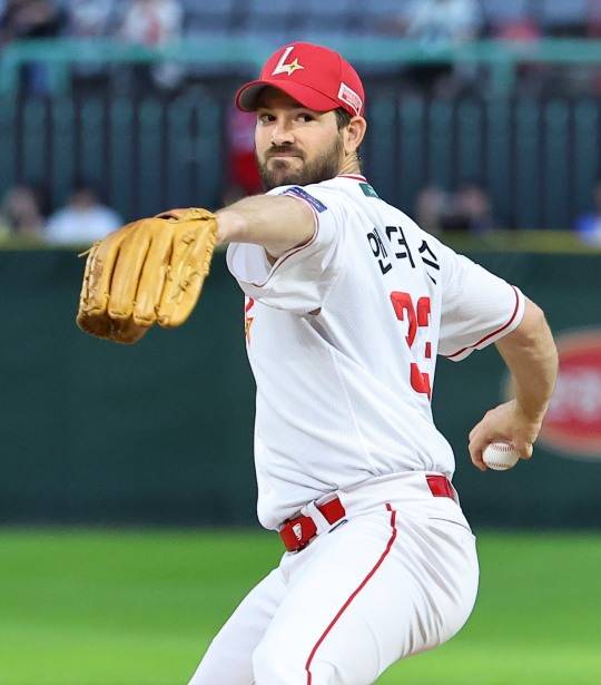 역투하는 앤더슨. 사진[연합뉴스]