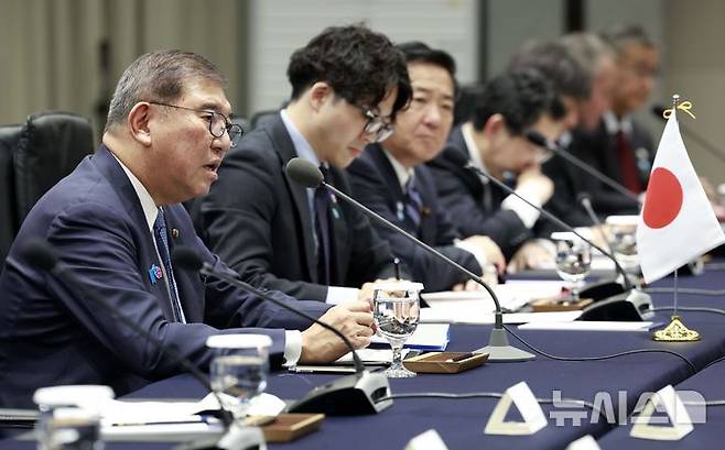 [부산=뉴시스] 최동준 기자 = 이시바 시게루 일본 총리가 30일 부산 누리마루 APEC 하우스에서 열린 한일 정상회담에서 발언하고 있다. 2025.09.30. photocdj@newsis.com