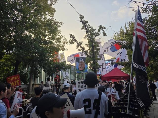 민초결사대가 지난 29일 오후 서울 영등포구 여의도동에서 연 집회