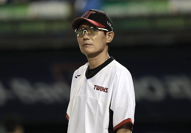 염경엽 LG 감독은 29일 대전한화생명볼파크에서 열린 한화와 원정경기를 앞두고 취재진과 만나 “자력 우승을 한번 하고 싶다”고 털어놓았다. 뉴시스