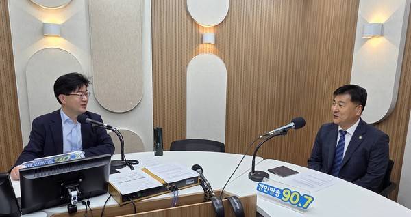 이도형 앵커, 윤대기 변호사 2025.10.01 [경인방송DB]