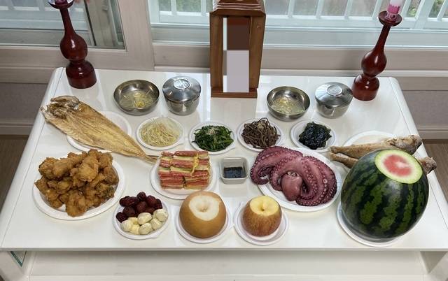 간소화된 제사 상차림. 독자 제공