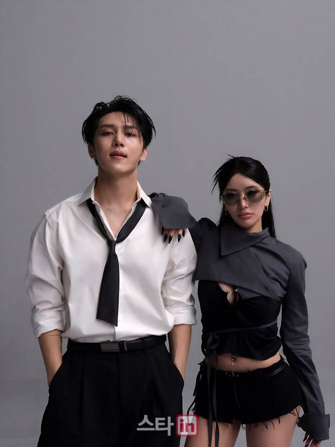 키노(왼쪽), 우와(사진=네이키드)