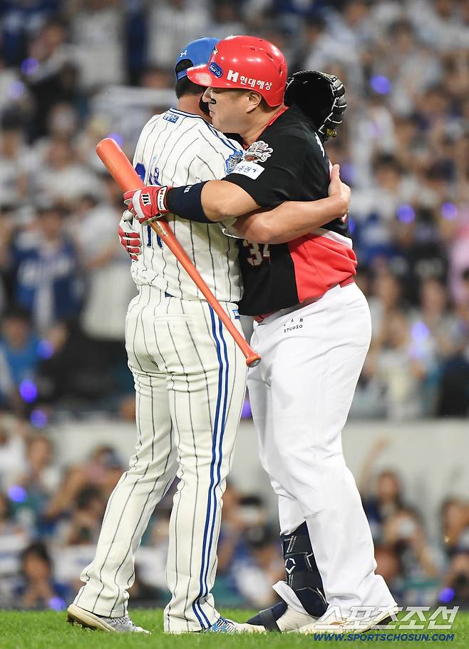 낭만파들의 가슴 뜨거워지는 포옹