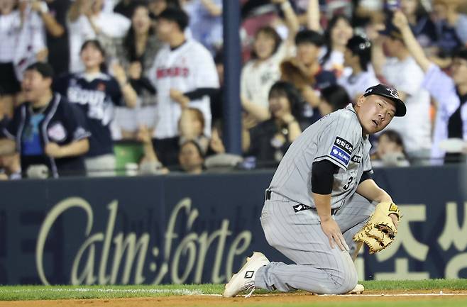 한화 이글스가 안치홍을 1군 엔트리에서 제외하고 강재민을 콜업했다. 사진은 한화에서 활약 중인 안치홍의 모습. /사진=뉴스1