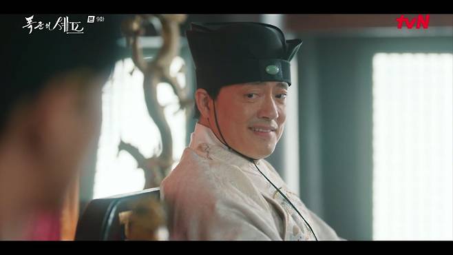 tvN ‘폭군의 셰프’에서 명나라 사신 우곤 역을 맡은 배우 김형묵의 출연장면. 사진 tvN 방송화면 캡쳐