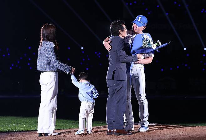 ▲ 오승환의 가족 ⓒ삼성 라이온즈