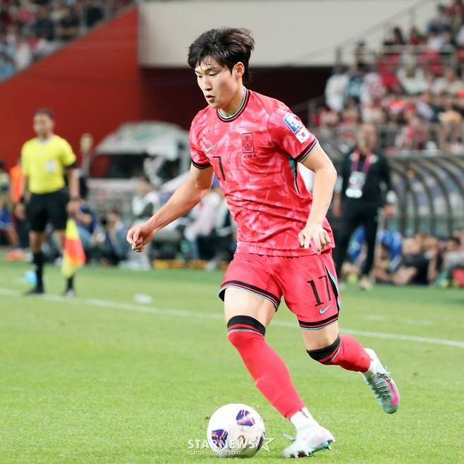 배준호가 지난 6월 10일 서울월드컵경기장에서 북중미월드컵 최종예선 마지막 경기인 쿠웨이트전에서 드리블을 하고 있다. /사진=강영조 선임기자