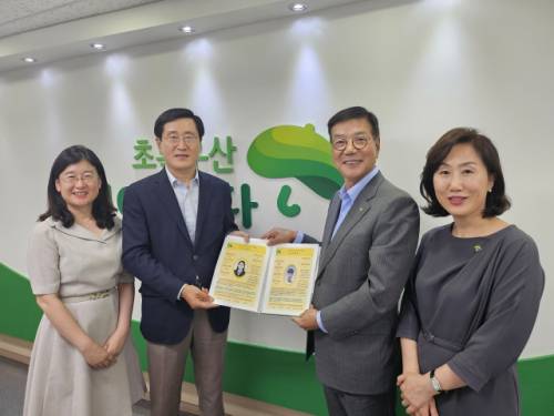 ◇2023년 9월 초록우산 어린이재단 아이리더 서포터즈에 참여하며 기부활동을 펼친 지형근 삼성물산 부사장.