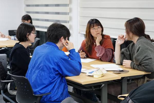 '사림153' 작가들은 3월부터 세 번째 단초전 <사라진 정원 속 레이플로렛>을 준비했다. 5개 팀을 구성해 팀별로 회의 등을 거치면서 프로젝트를 구체화했다. /사림153