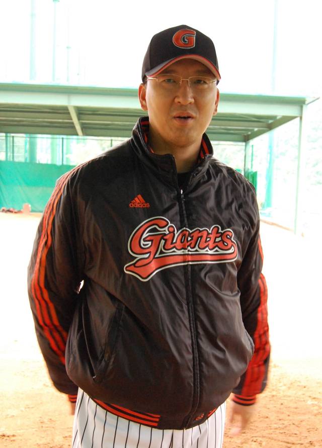 오는 18일 부산영화체험박물관에서 상영되는 개막작 '퍼펙트 게임'에는 롯데 자이언츠의 '안경 에이스' 계보를 계승한 염종석 현 동의과학대 야구부 감독이 게스트로 참여한다. 부산일보DB