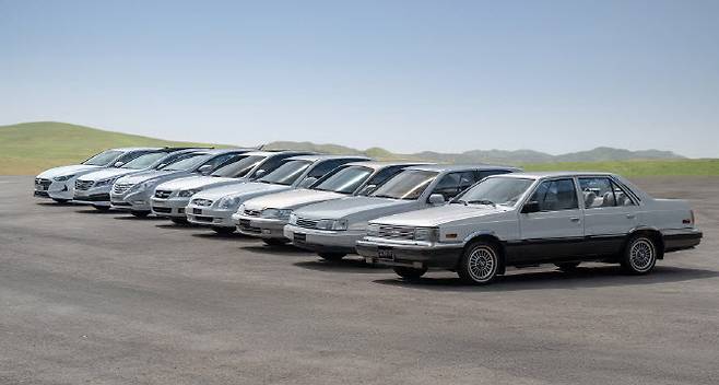 오른쪽부터 쏘나타 1세대~8세대 차량. (사진=현대차)